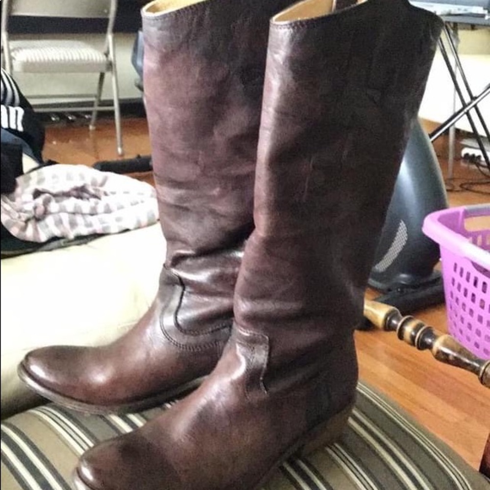 Frye Boots Carson sz 7 Dk brown